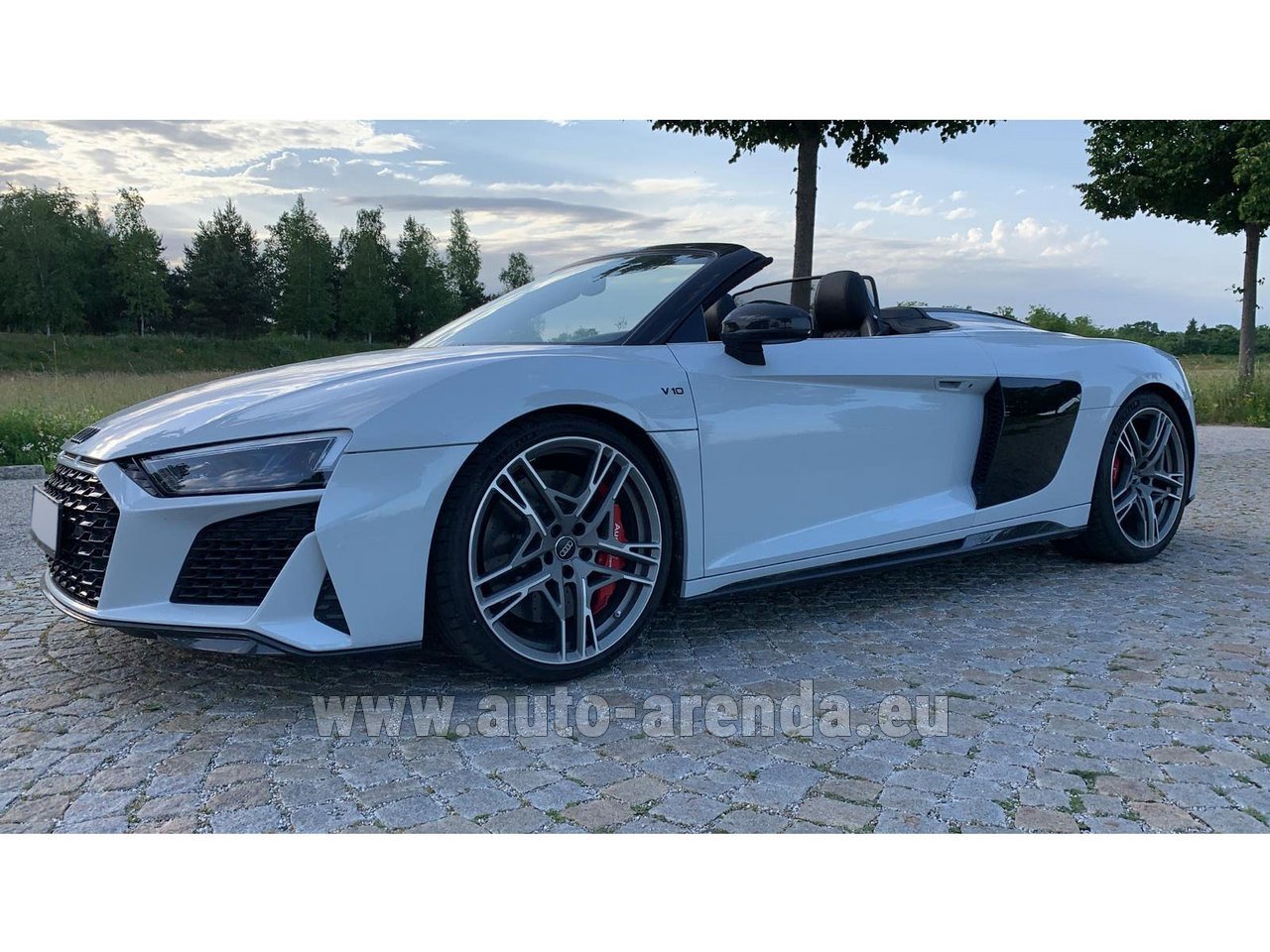 Аренда автомобиля Ауди R8 Spyder V10 Performance (620 л.с.) в Куршевеле