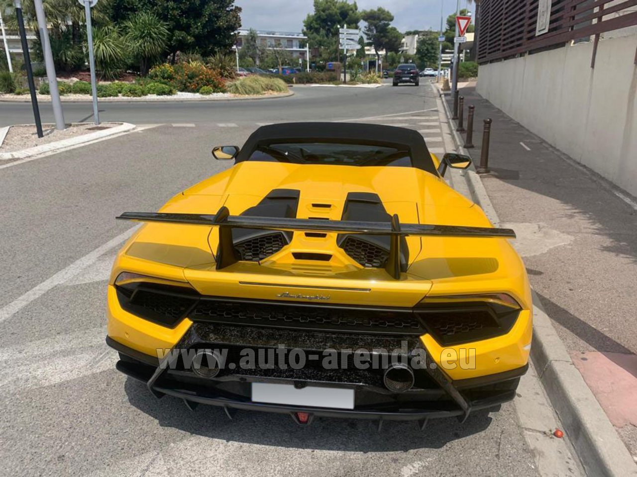 Аренда автомобиля Ламборгини Huracan Performante Spyder в Куршевеле