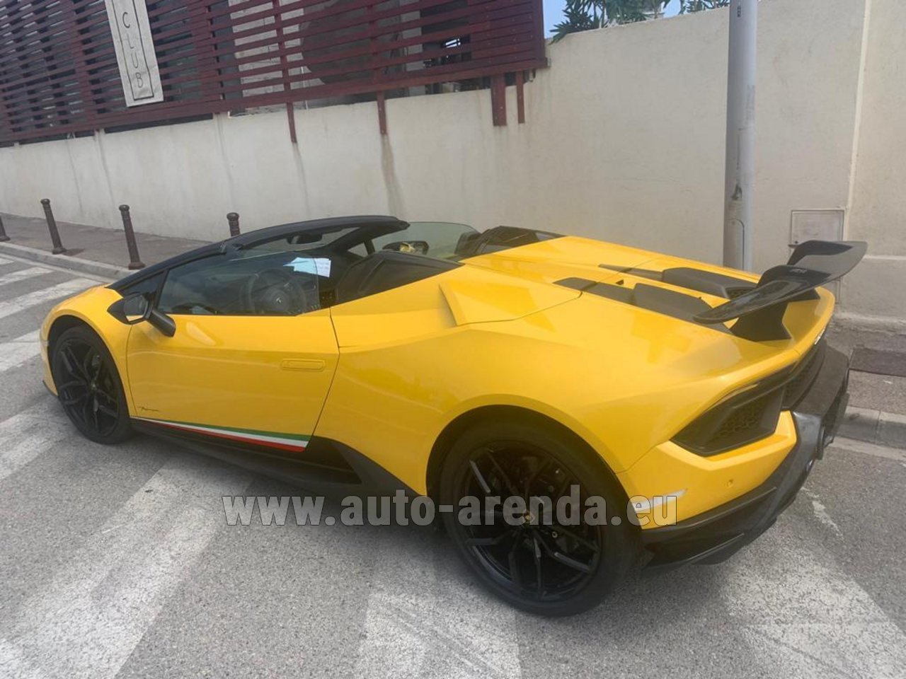 Аренда Ламборгини Huracan Performante Spyder в аэропорту Женева (GVA) |  Авто-Аренда