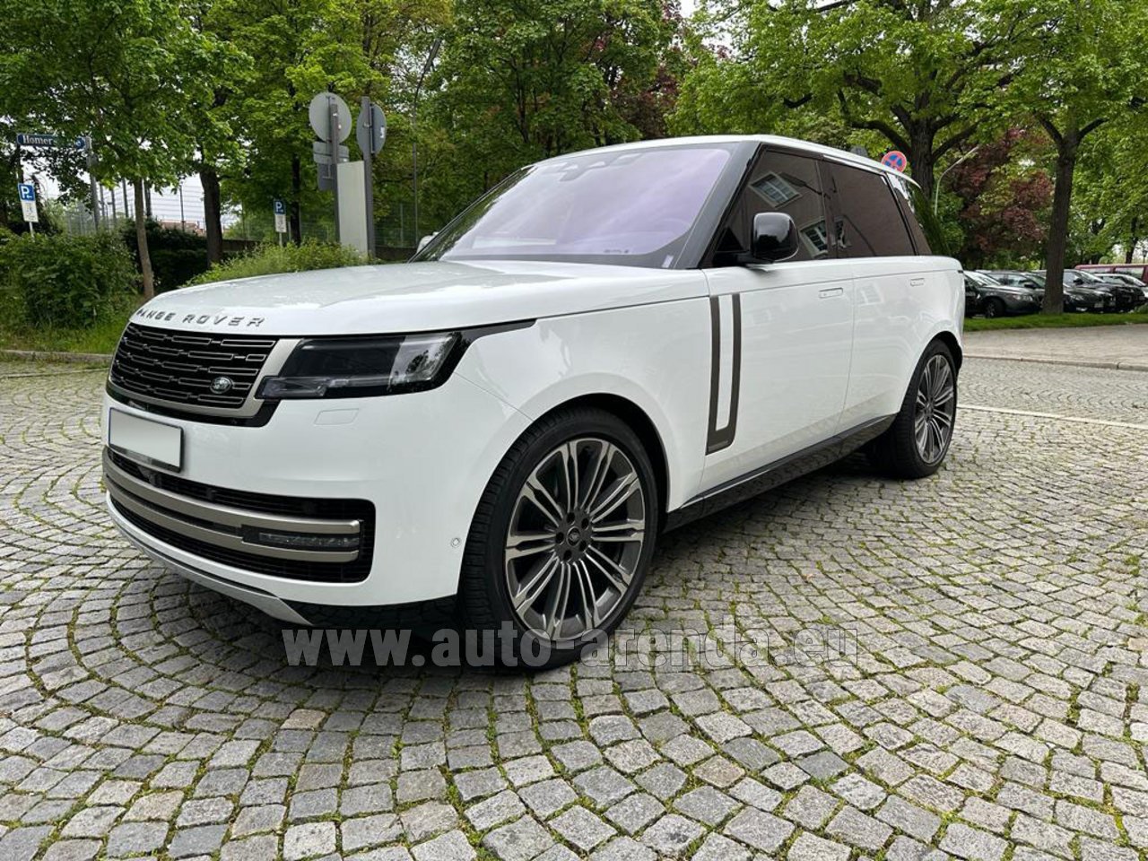 Аренда автомобиля Ленд Ровер Range Rover D350 Autobiography в Куршевеле