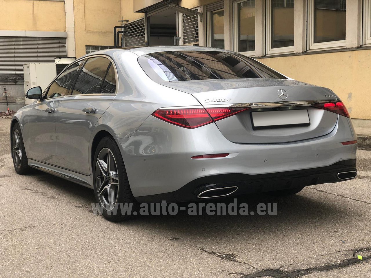 Аренда автомобиля Мерседес-Бенц S-Class S 400 Long 4Matic Diesel  комплектация AMG в Куршевеле